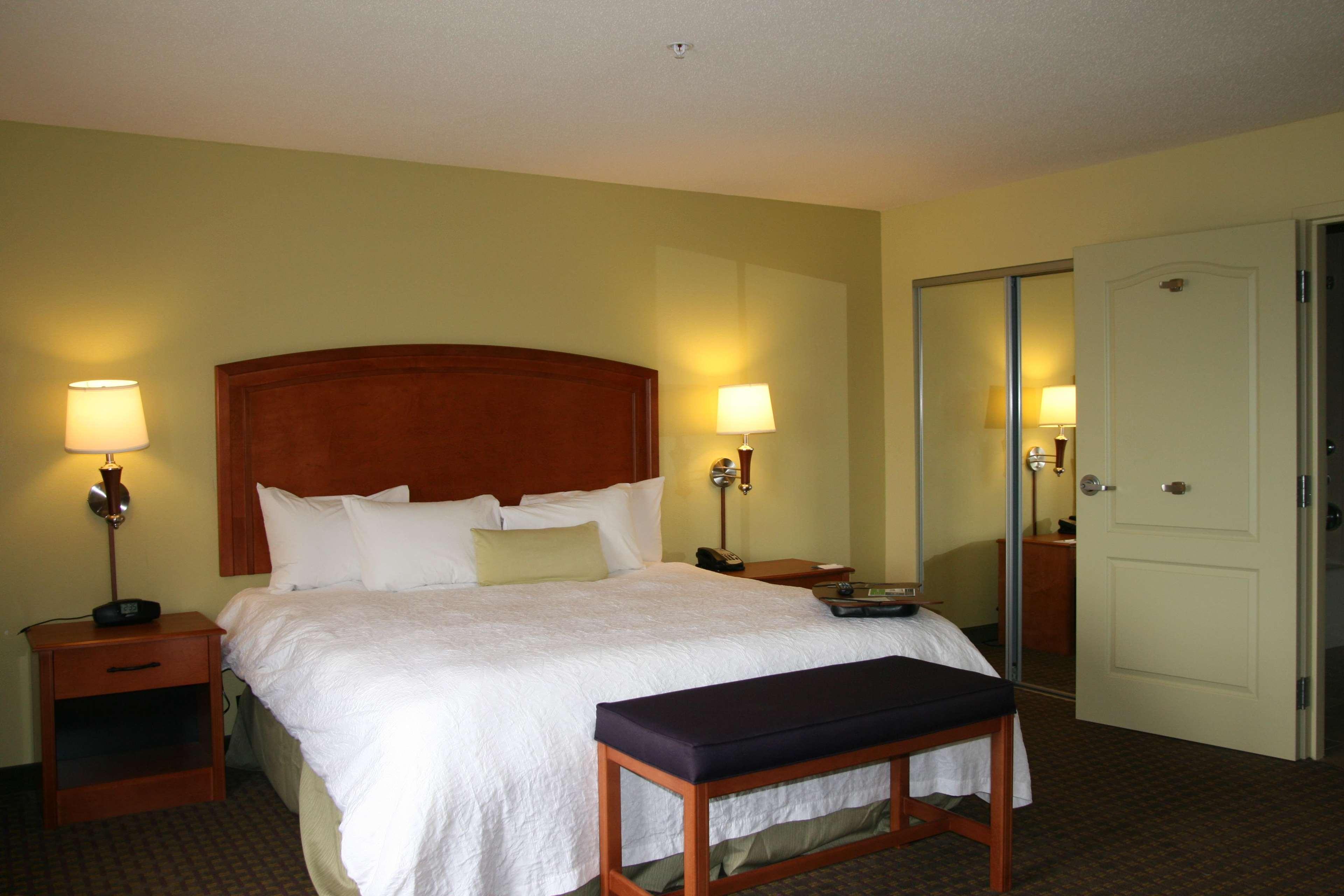 Hampton Inn Macomb Szoba fotó