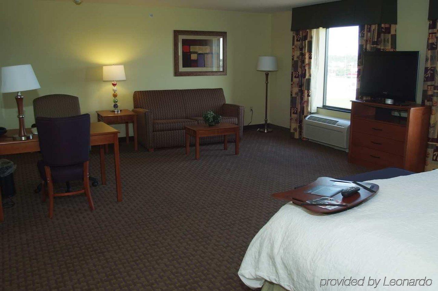 Hampton Inn Macomb Szoba fotó