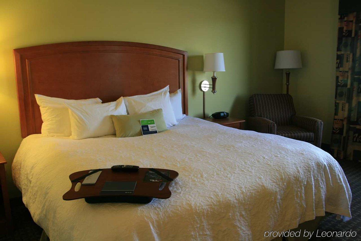 Hampton Inn Macomb Szoba fotó