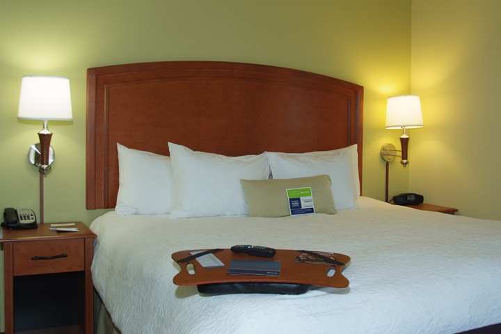 Hampton Inn Macomb Szoba fotó